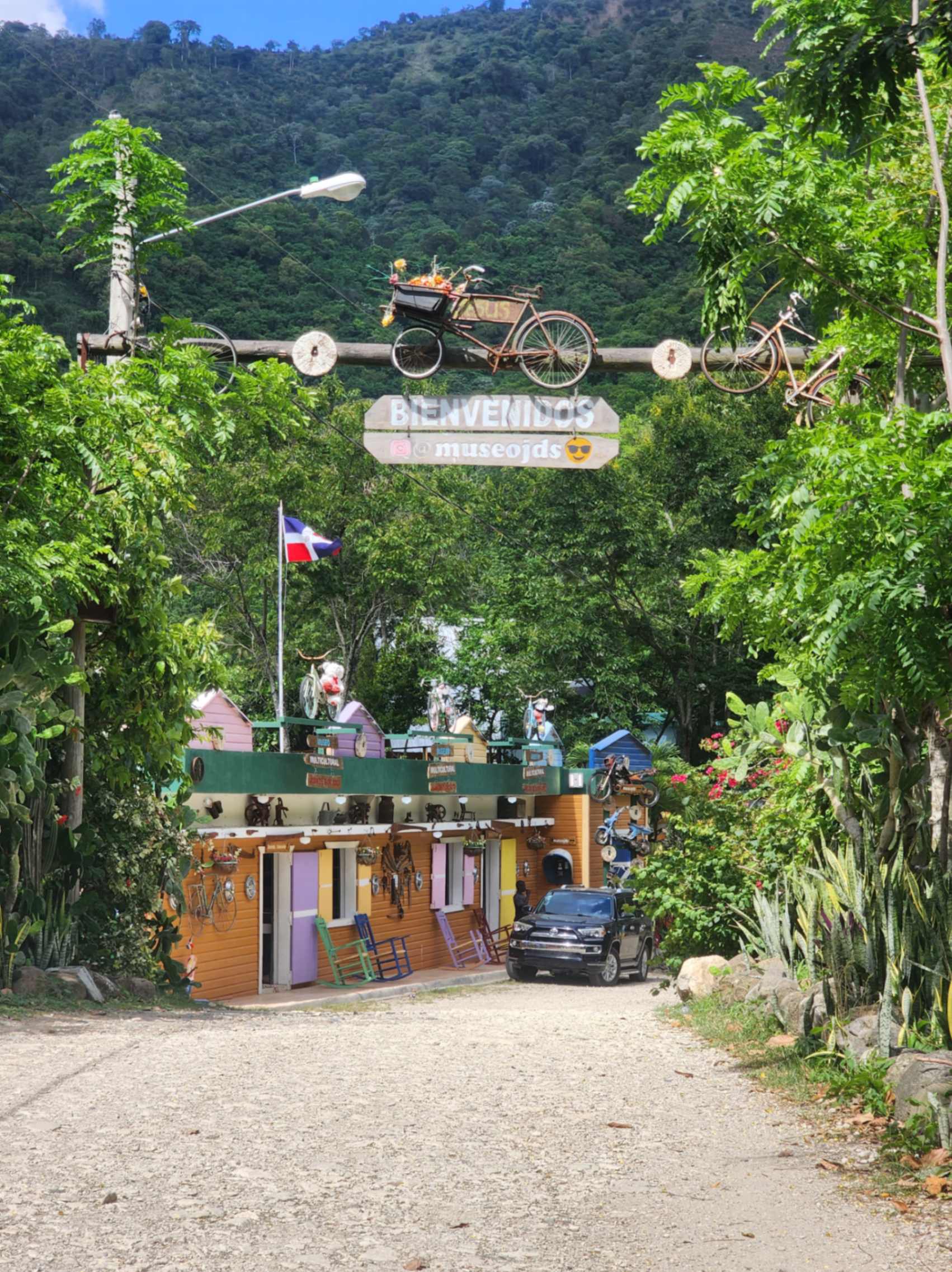 Monumento de la bicicleta en El Recodo