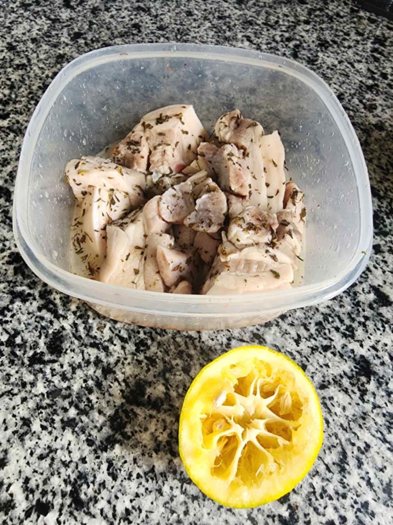 Carne de cerdo sazonada con especias